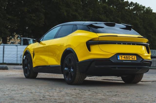 pakautovip-hybrid-car