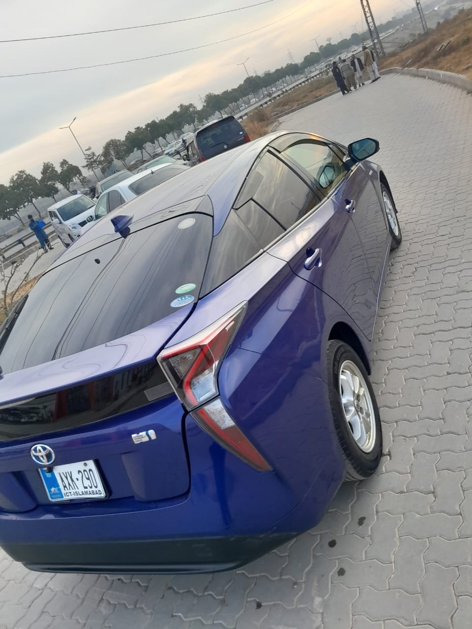 2019 Toyota Prius hybrid hatchback - Image 6